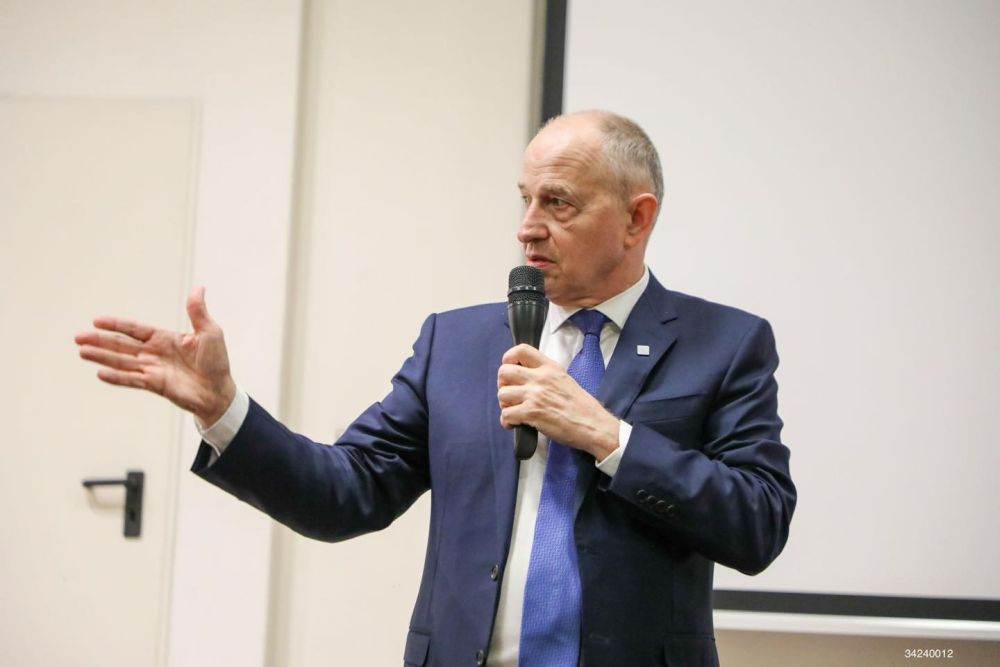 Mircea Geoană: „Retragerea parţială a trupelor americane nu e o surpriză, ci o reaşezare strategică”